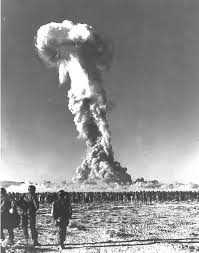 что будет если взорвать ядерную бомбу в марианской впадине Operation Buster Jangle Nevada Proving Ground A Dissipating Atomic Cloud Dwarfs Army Troops Observi American Military History Historical Moments History War