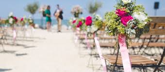 Fall is a season about celebrating natural beauty, and a fall wedding is an opportunity to do the same. Flower Dos And Don Ts For Beach Weddings Blooms By The Box