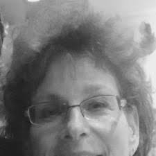 Ellen Abell's Instagram, Twitter & Facebook