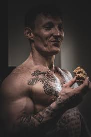 😂😂😂 as a result of me completing the 58,5 mile ultra marathon from  Glasgow to Edinburgh a few days ago: Child: mum what are you doing today?  Me: I'm in London assessing