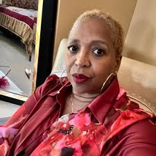 Looking for either a mobile nail technician, or a nail salon with parking  for an elderly relative. This is for removal and reapplication of gels.  Many thanks!