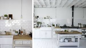 Si estas empezado con el proyecto de decoración de tu cocina con un estilo rustico tienes que tener muy en cuenta el tipo de muebles que tienes que utilizar, los cuales pos supuesto que tienes que ser de estilo. Cocina Con Azulejos Blancos Me Encantan Cocina Azulejos Blancos Cocinas Azulejos Decoracion De Cocina