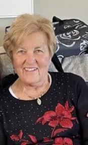 Kathy Lovely's Instagram, Twitter & Facebook