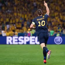 Fotbolls em 2012 spelas i polen och ukraina. Helmarkliga Hyllningen Till Zlatan Efter Att Ha Mott Ibrahimovic I En Match
