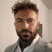 Justin Hillis's Instagram, Twitter & Facebook