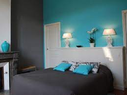 Tous les bleus sont là : Visiter Bordeaux A Pied Via Les Chambres De Camille Sur Chambresapart Fr Turquoise Chambre Chambre Turquoise Et Gris Chambre Parentale Turquoise