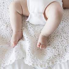 minik tombik ayaklar size de iyihaftalar yesimsaracerphotography yesim yesimsaracer com boutique baby family studio istanbul www yesimsaracer com