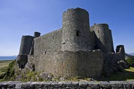 Steeped in history ruthin castle hotel and spa is located beside the clwydian range in north wales just 38 miles from liverpool and 55 miles from manchester. Edward I S Iron Ring Of World Class Welsh Castles Wales Coast Path