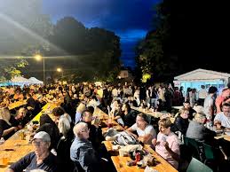 🇫🇷 Un tr&egrave;s grand Bravo &agrave; Jocelyne Guinel et &agrave; toute son &eacute;quipe du Comit&eacute;  des F&ecirc;tes de Chantilly pour la magnifique F&ecirc;te du 14 Juillet organis&eacute;e dans  le Parc Watermael Boitsfort
