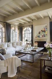 Voici Une Decoration Pleine De Charme Harmonieuse Et Lumineuse Une Maison Qui Offre Une Douceur De Vivre Et Salons De Ferme Deco Maison De Charme Deco Maison