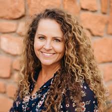 Wendi Henry Of WealthSmyth On Five Things You Need To Create A Highly  Successful Career In The Insurance Industry