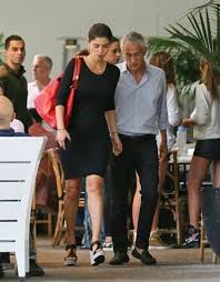 Luego de que ana de la reguera diera a conocer que había terminado su relación amorosa con el comunicador jorge ramos las especulaciones no se han hecho esperar en torno a las razones de este truene. Who Is Jorge Ramos Dating Jorge Ramos Girlfriend Wife