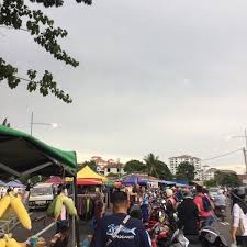 1it brings together a collection of stalls that usually sell goods such as fruits, vegetables, snacks, toys, clothes, shoes, alarm. Bayan Lepas Night Flea Market Pasar Malam Bayan Lepas Pulau Pinang