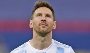Lionel messi prefers to play with left foot. 4uetoyk5tn68gm