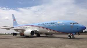 Kalau mereka tahu bahwa pesawat kepresidenan ini lebih kurang sudah tujuh tahun sudah sangat lama jadi dia harus dalam overhaul ada pemeriksaan pada perbaikan besar besaran, ujar ngabalin. Pesawat Kepresidenan Hemat Anggaran Rp114 Miliar Per Tahun