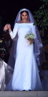 Updated jun 14, 2018 @ 7:00 pm. Who Designed Meghan Markle S Wedding Dress