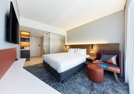 Отели holiday inn express в москве. Holiday Inn Express Opens Its First Airport Hotel In Australia 2020 News Media Newsroom Intercontinental Hotels Group Plc