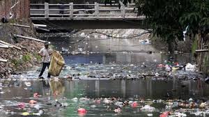 Sebagai tambahan, beberapa tips berikut ini juga bisa kamu simak sebelum memulai usaha daur ulang sampah plastik. Menggilas Sampah Bernilai Ekonomi Halaman All Kompasiana Com