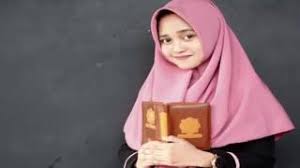 Ar rahman sendiri adalah nama allah yang berarti maha pemberi nikmat dunia dan akhirat.. Bacaan Ayat Al Quran Yang Paling Besar Didalam Dunia