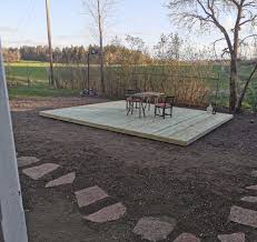 I just love the idea of using pallets for projects. How To Build A Simple Wooden Deck Wooden Terrace