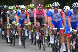 Sunday may 16 2021, 12.01am, the sunday times victor lafay of france won the eighth stage of the giro d'italia for the first victory of his professional career but attila valter kept the maglia. Index Sport Valter Attila Megvedte A Rozsaszin Trikot A Giro 7 Szakaszan