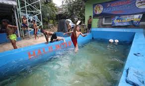 Kolam renang anggrek sport club. Pemuda Bareng Malang Rubah Bekas Kolam Pancing Jadi Kolam Renang Anak Memontum Com