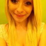 Leanna Dunham's Instagram, Twitter & Facebook