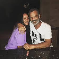 Lotus Magazin | Rihanna'nın babası Ronald Fenty, 70 yaşında hayatını  kaybetti. Ünlü şarkıcının babası, 31 Mayıs Cumartesi sabahı erken saatlerde  Los... | Instagram