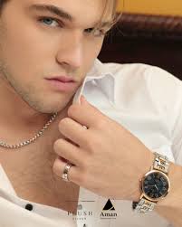 💫 𝐒𝐢𝐥𝐯𝐞𝐫 𝐓𝐡𝐚𝐭 𝐅𝐢𝐭𝐬 𝐘𝐨𝐮. 𝐄𝐯𝐞𝐫𝐲 𝐃𝐚𝐲. 𝐄𝐯𝐞𝐫𝐲  𝐌𝐨𝐨𝐝. Your daily dose of elegance has arrived. Understated enough for  the everyday, striking enough to stand out. 🌟 Plush Silver