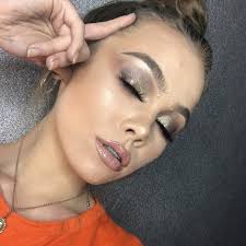 Accentuate your almond eyes by applying eyeliner on the top and bottom, too. Top 5 Makeup Tips For Almond Shaped Eyes Lash Envy Beauty