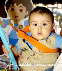 29042007 Leonardo Reyes Castillo cumplió su primer año de vida, motivo por  el cual fue festejado por sus padres, Carlos Reyes y Paola Castillo. Mundo  Infantil| Abril 2007, fotos en El Siglo