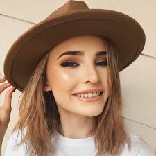 Hannah at The Fixx Hair Studio