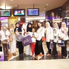 Search popcorn for tgv suria klcc movie showtimes, trailers, news, reviews and tickets for all movies now showing and coming soon. Suria Klcc Nora Danish Was Spotted Here At Tgv During Facebook