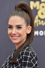 Acconciature 2019: come fare la coda alta di Ariana Grande