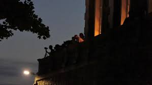 Den und es ist genau die strecke, die der mond am mittwoch, 26. Roter Mond Bringt Ganz Bensberg Auf Die Beine Burgerportal Bergisch Gladbach