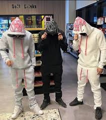 Syna World Tracksuit Redefining Urban Fashion with Comfort and Style