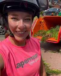 ripsawusa 500i running a @cannonbarworks 36” duralite and a semi skip  chain…….. for being a “rip off saw” as some of you like to call them the  only thing I see getting