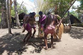 Der natürliche anstieg wird voraussichtlich positiv sein, da die zahl der geburten die zahl der todesfälle um 2.311.869 übersteigen wird. Meyes Vanuatu