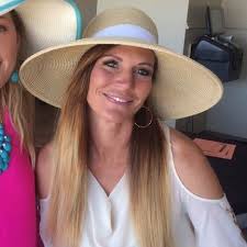 Horse layover with plug-in near Humble?