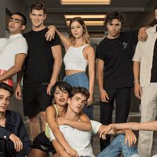 Élite es una exitosa serie que cuenta actualmente con 3 temporadas de élite, aunque consta de 5 en total. Elite Cuarta Temporada Las Reacciones De Los Fans A La Presentacion Del Elenco Spoiler Bolavip