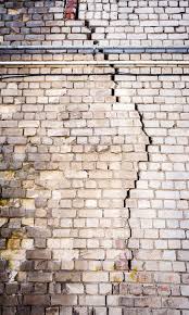 Une Trop Grande Humidite Sur Un Mur De Briques Mur Brique Brique Mur
