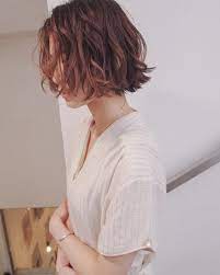 古着 や ヴィンテージアイテム などに合わせたヘアデザインを 提案します ナチュラルだけど 絶妙なこだわりってスゴイ大事ですよね shima 切りっぱなし roku ボブ ショートボブ ヴィンテージファッション 古着 apc vikk ボブパーマ 前下りボブ パーマ