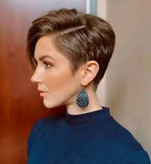 Coupe cheveux blancs pour une femme de 60 ans. Coupe De Cheveux Pour Femme Home Facebook