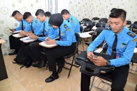 Ternyata enggak seperti itu, kami kuliah enggak mungkin enam bulan. Urutan Pangkat Avsec Bandara Indonesia Pspp Penerbangan