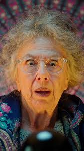 Jayne Walls's Instagram, Twitter & Facebook