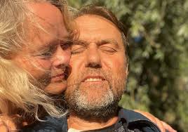 Passet barnebarn på tre år da det «smalt» i hodet: