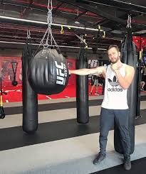 Sabado De Box Ufcgym Ufc Mma Box Training Entrenando Muaythai Kickboxing Jiujitsu Sabado De Box Ufcgym Ball Exercises Train Forex Strategy