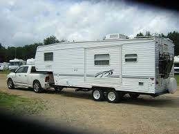 This available tailgate has a 60/40 split gate, offering more ways to access the bed while still being able to handle demanding loads. Whos Pulling A Fifth Wheel Dodgeforum Com