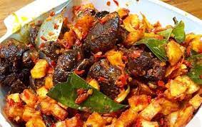Sambal goreng kentang ati ampela balado ini termasuk menu yang populer di indonesia. Resep Dan Cara Membuat Sambal Goreng Kentang Balado Ati Ampela Tanpa Santan Kaba Minang News