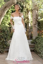 Il primo in leggero cotone, da sostegno e volume, il secondo è in pura seta avorio semitrasparente. Abiti Da Sposa Bohemien Chic Tendenze 2017sposatelier